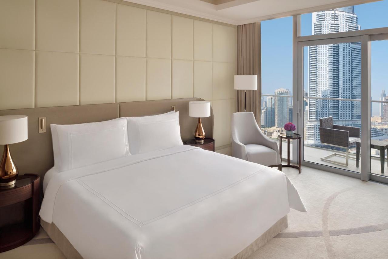 Address Dubai Mall Exterior photo A bedroom at the Ritz-Carlton, DIFC